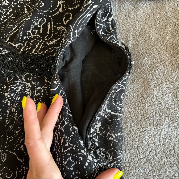 Vintage 100% Silk 90s Sheer Black and White Lace Blouse Top with Bell Sleeves - Picture 7 of 10